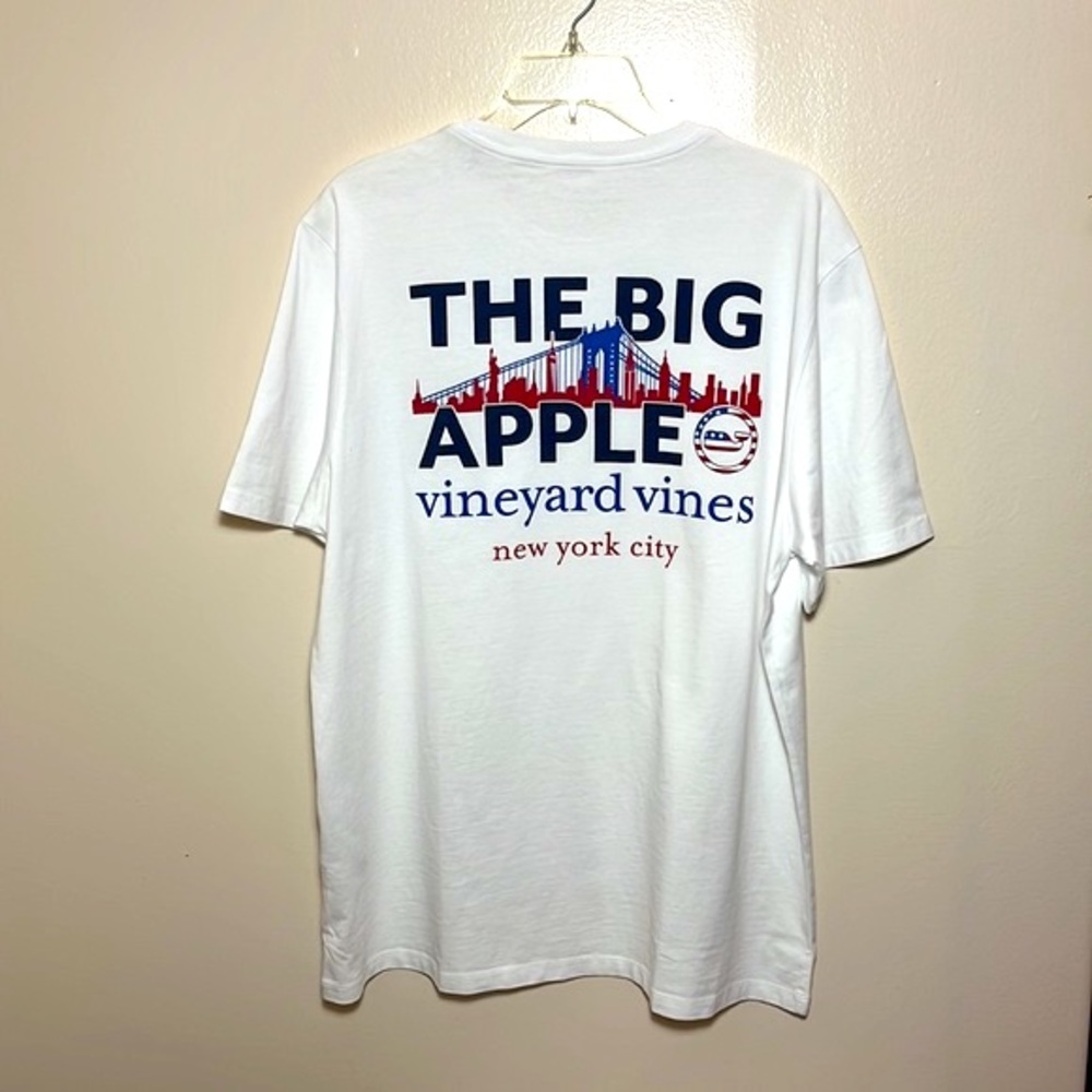 NWT {Vineyard Vines} NYC Custom T-shirt